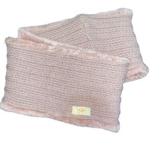 NWOT Pink UGG Infinity Scarf 🧣